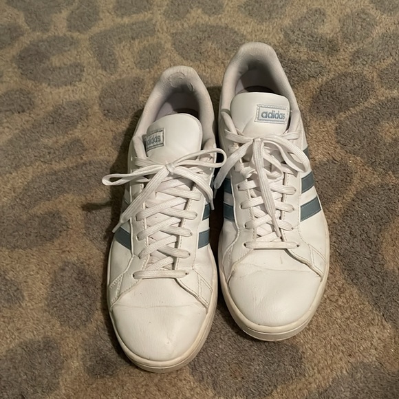 Adidas - Picture 2 of 5